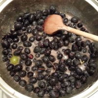 Weintraubengelee mit Ingwer und Piment-Weintrauben mit Geliermittel und Zucker